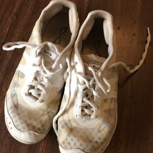 Nfinity Vengence cheer shoes size 6.5